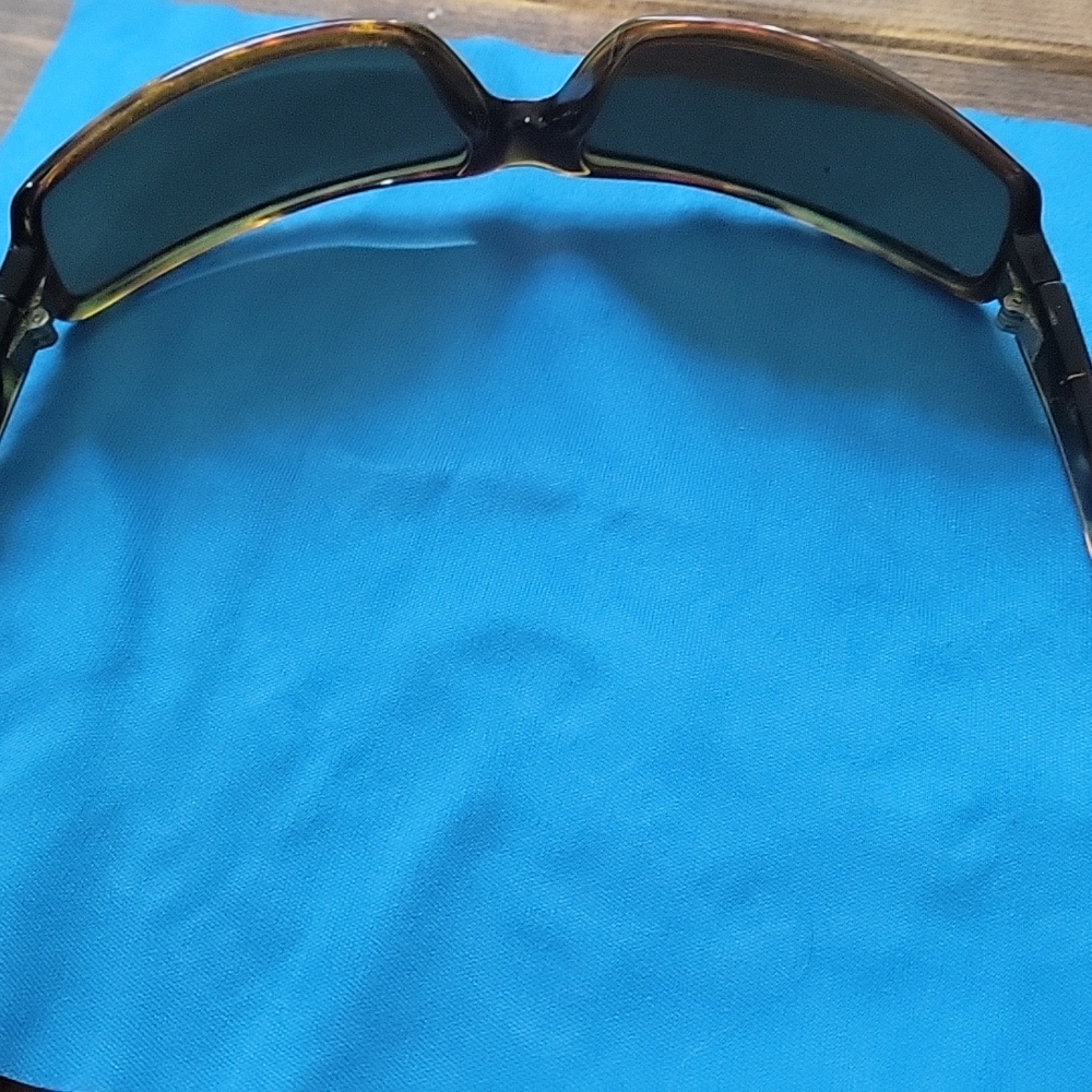 Sunglasses - Picture 7 of 9